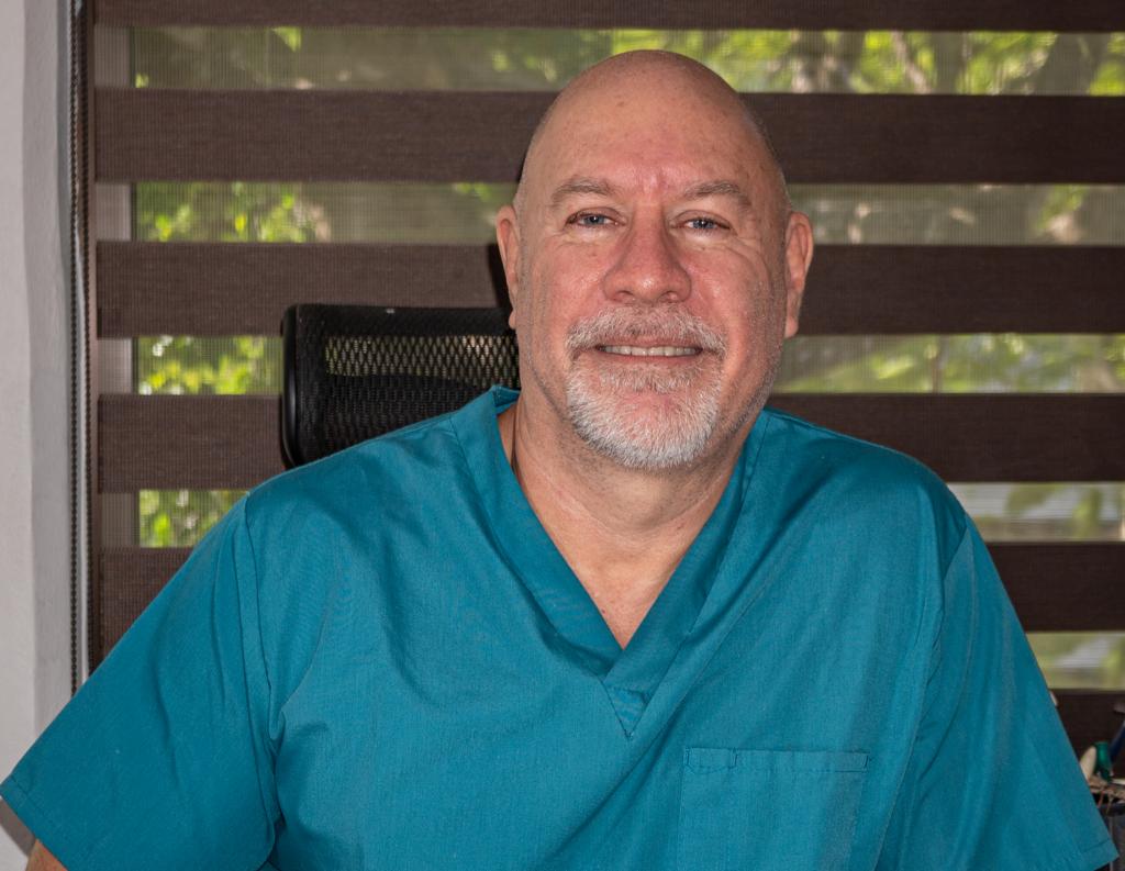 dr Zapata Cancun periodoncia 640b8